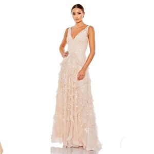 MAC DUGGAL SEQUINED SCALLOP RUFFLE TIERED V NECK GOWN size 8